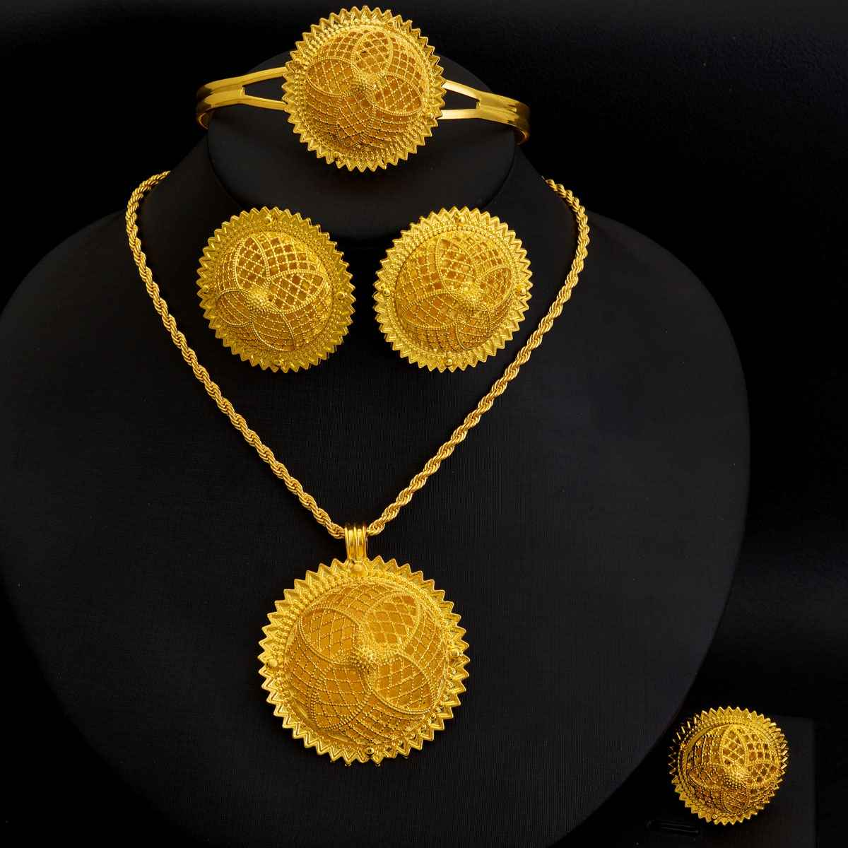 Ensemble de bijoux couleur dor - Dubai Men'S Fashion avis et prix